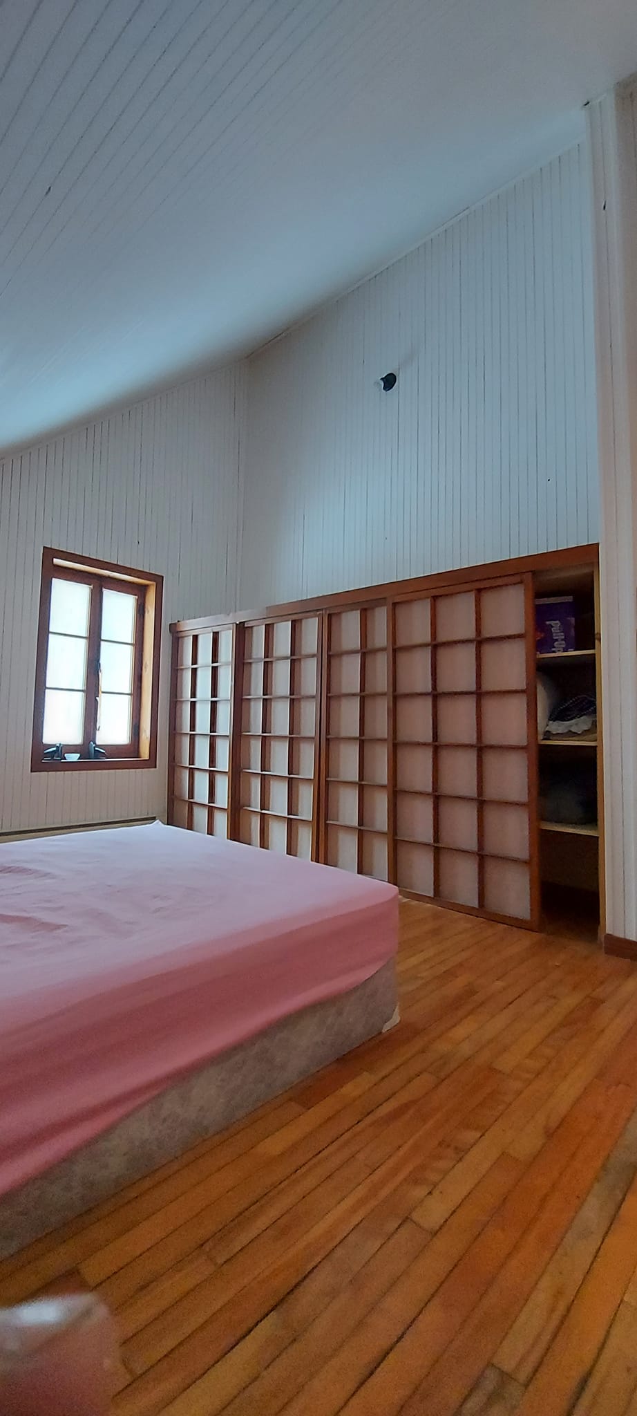 Chambre cathédrale après peinture blanche par TNP Peinture — transformation complète